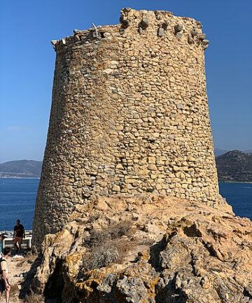 Visite de Ile Rousse avec un guide privé (1 à 10h)