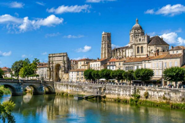 saintes-charente-maritime